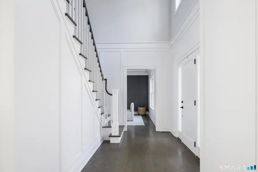 27 Raymond Street, New Canaan, CT 06840 - #3