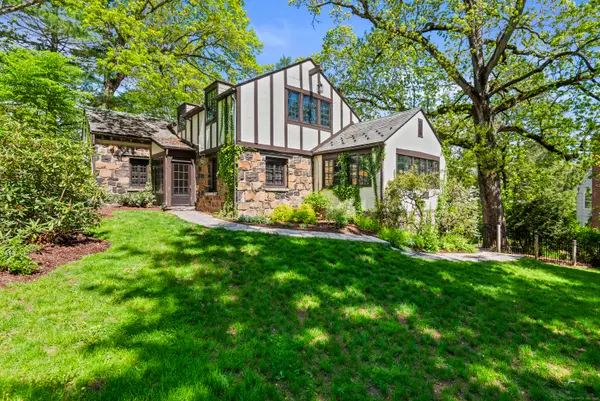 128 Blake Road, Hamden, CT 06517