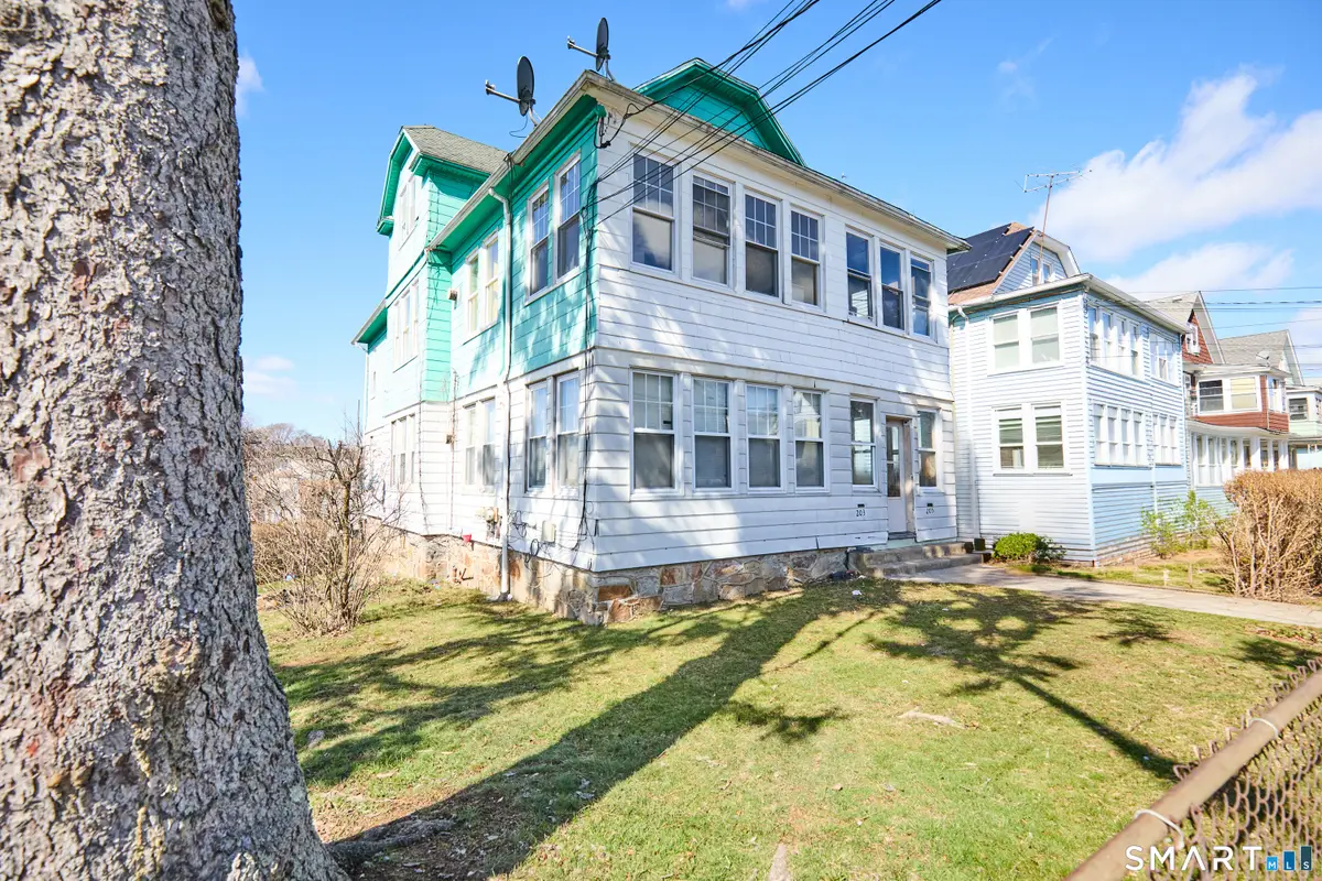 203-207 Wayne Street, Bridgeport, CT 06606 - #1
