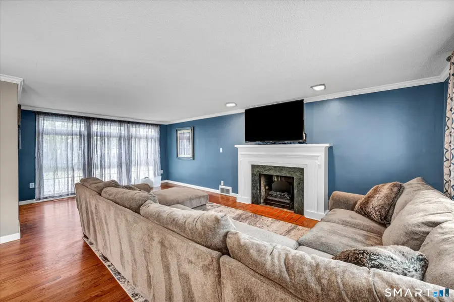 21 Raymond Place, Cromwell, CT 06416 - #3