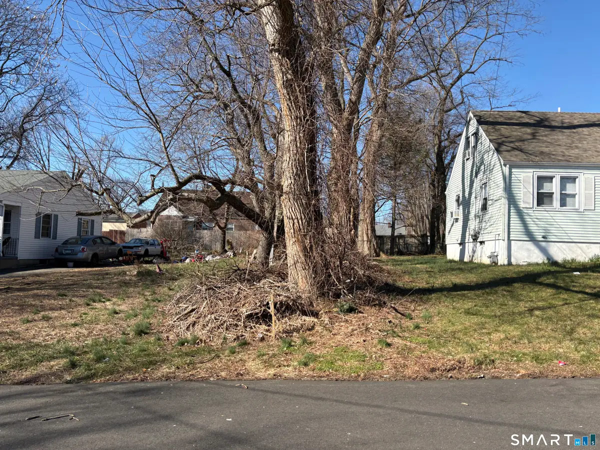 11 Myron Avenue, Bridgeport, CT 06606 - #1