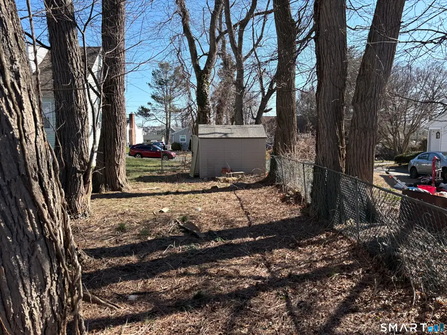 11 Myron Avenue, Bridgeport, CT 06606 - #2