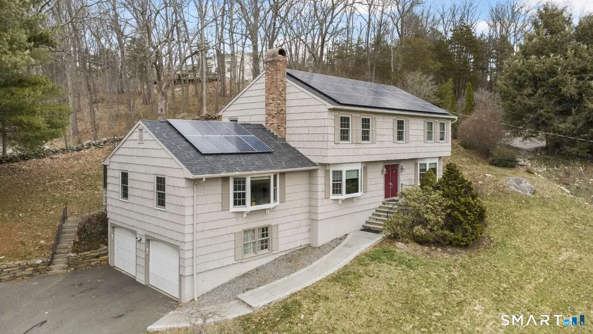 32 Macmath Drive, Trumbull, CT 06611 - #1