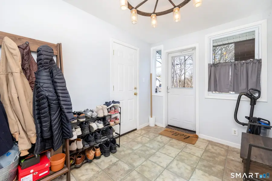 18 Debra Lane, Bristol, CT 06010 - #3