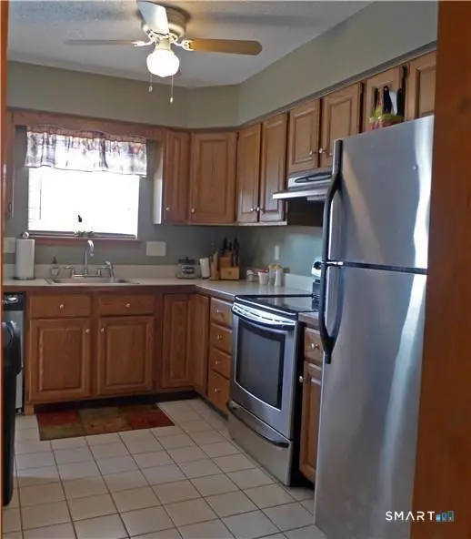 11 Macintosh Lane #11, Ansonia, CT 06401 - #2