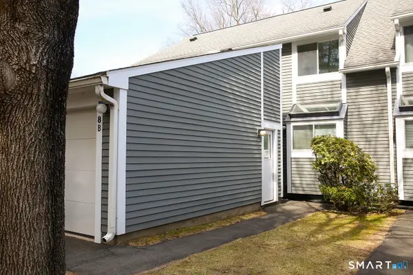 126 Hopmeadow Street #8B, Simsbury, CT 06089