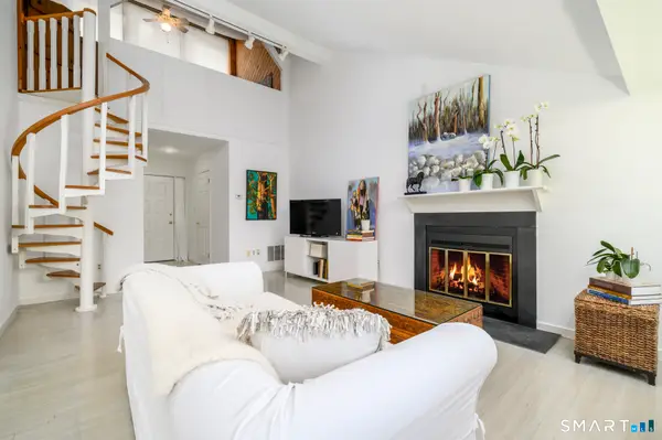 32 Whitney Glen #32, Westport, CT 06880
