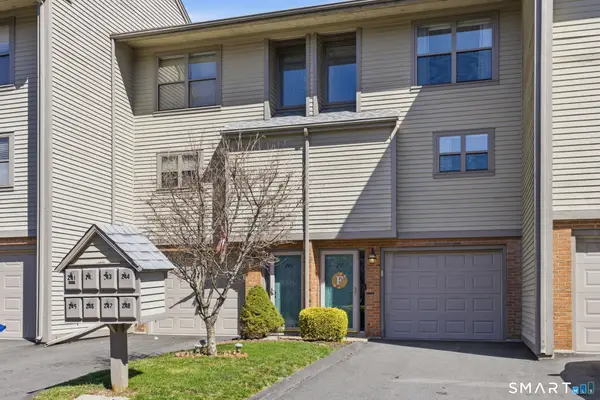 246 Metacomet Drive #246, Meriden, CT 06450