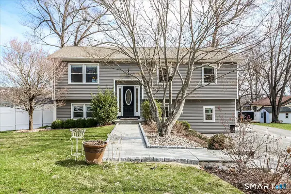 3 Ken Oaks Drive, Danbury, CT 06810