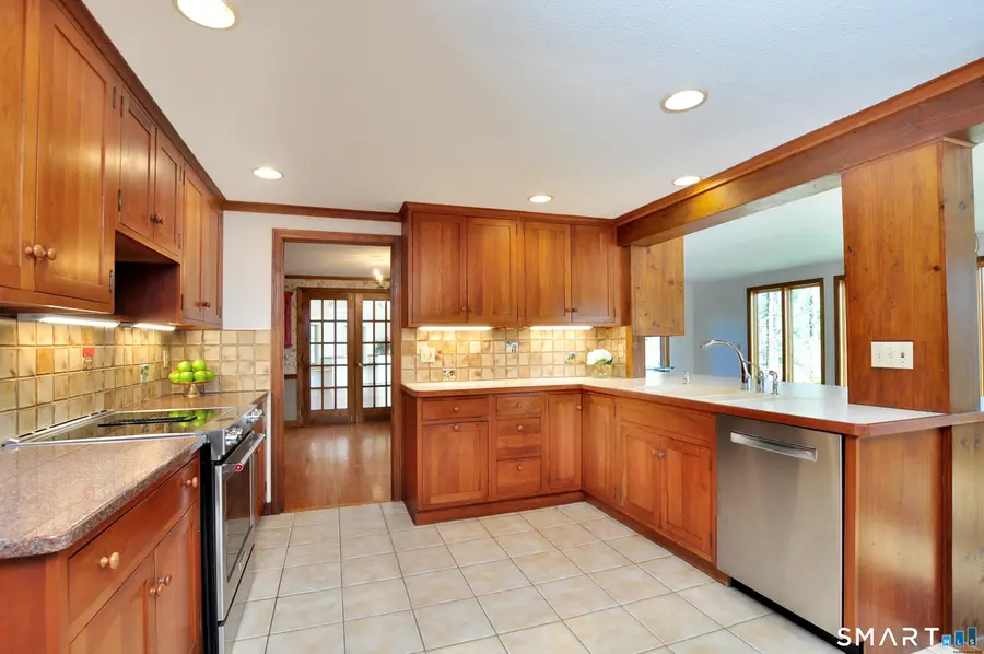 14 North Drive, Simsbury, CT 06070 - #2