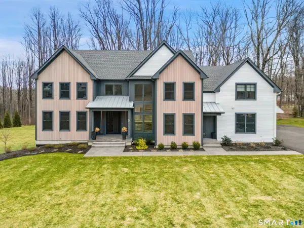 8 Holly Lane, Newtown, CT 06482