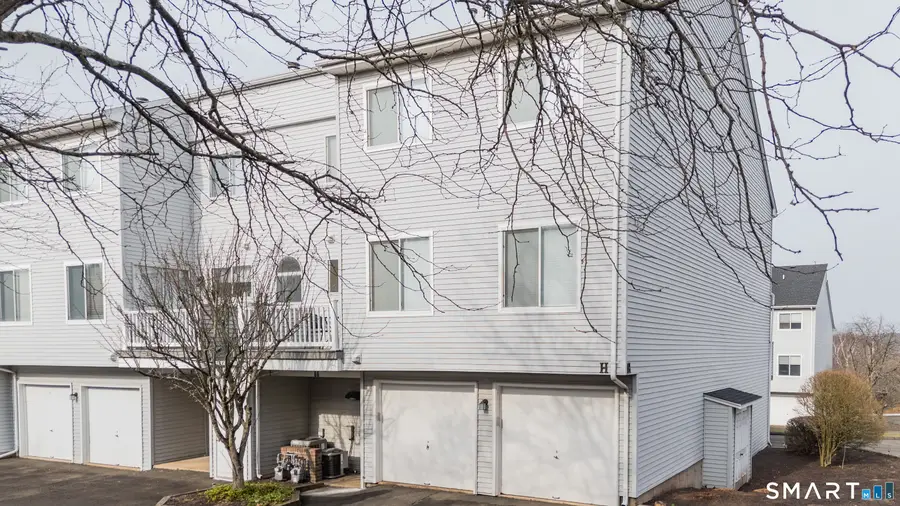 86 Staffordshire Commons Drive, Wallingford, CT 06492 - #2