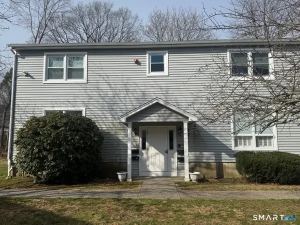 135 Carriage Path South #135, Milford, CT 06460