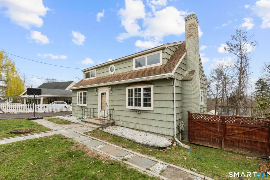 104 Oakdale Street, Bridgeport, CT 06606 - #2