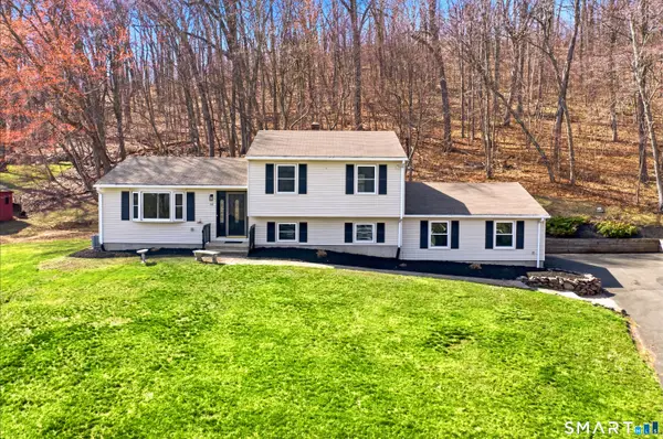 46 Rainbow Court, Hamden, CT 06514