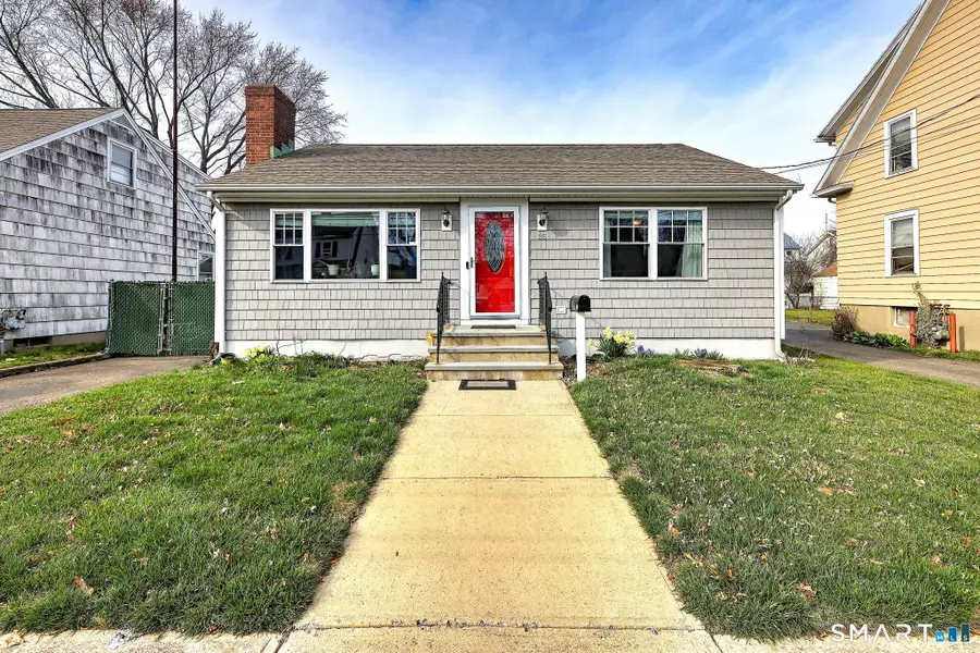 35 Nelson Terrace, Bridgeport, CT 06610 - #2