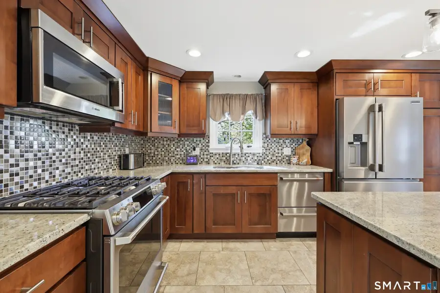 19 Cheney Lane, Newington, CT 06111 - #3