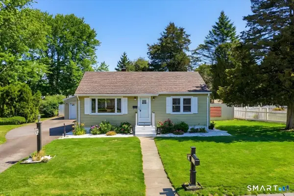 3 Cedar Street, Waterford, CT 06385