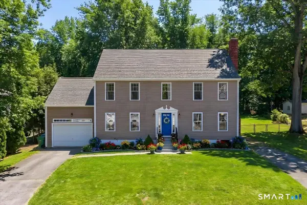 11 Beverly Road, Waterford, CT 06385