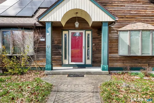 11 Circle Drive, Stratford, CT 06614