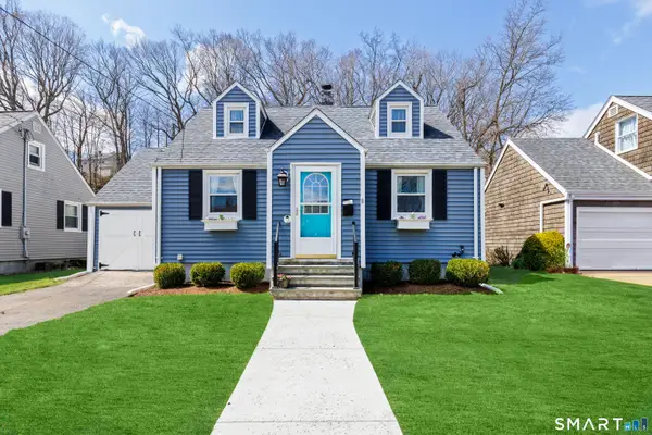 8 Bartlett Manor, Norwalk, CT 06850