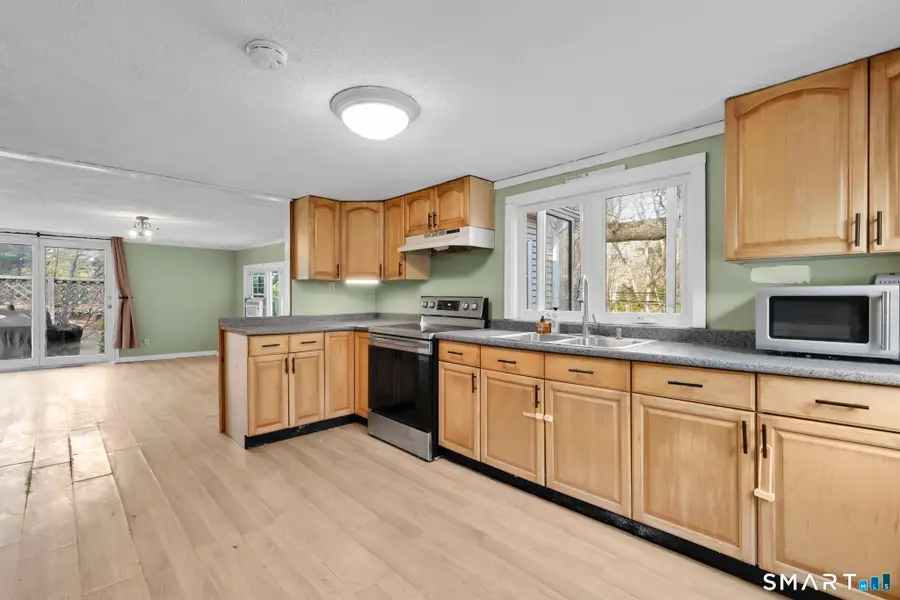 4 Whalehead Road, Gales Ferry, CT 06335 - #3