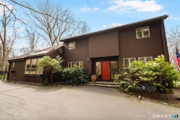 81 Deer Run Road, Woodbridge, CT 06525