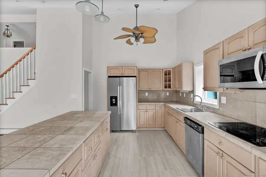 37 West Normandy Drive, West Hartford, CT 06107 - #3