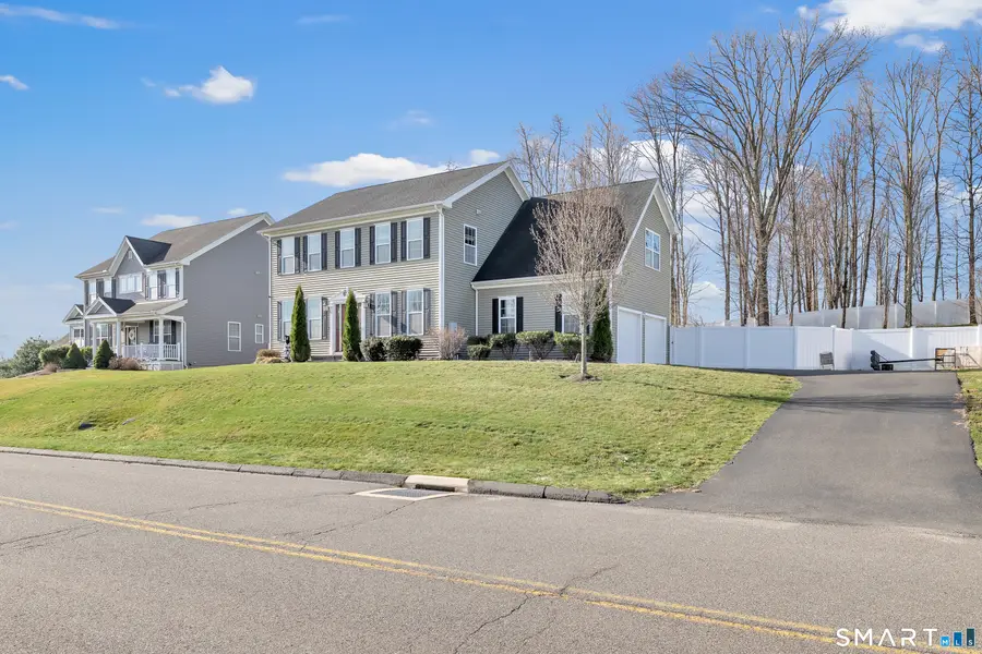 9 Fox Run Lane, Seymour, CT 06483 - #2