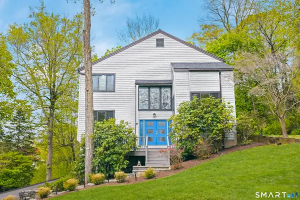 9 First Lane, Ridgefield, CT 06877