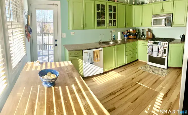 416 Lighthouse Road, New Haven, CT 06512