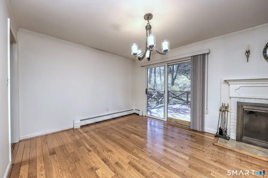 28 Grandview Drive, Trumbull, CT 06611 - #3