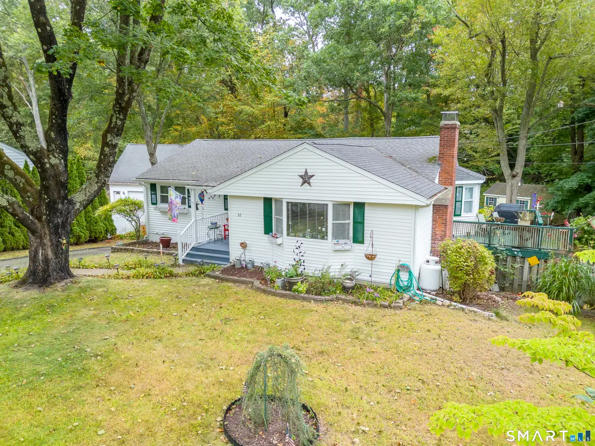 32 Richard Road, Gales Ferry, CT 06335 - #1