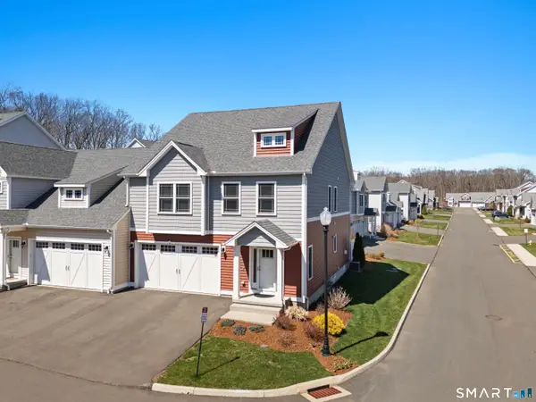 1 Newbury Court #1, North Haven, CT 06473