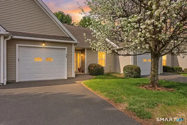 98 Haley Lane #98, Newtown, CT 06482