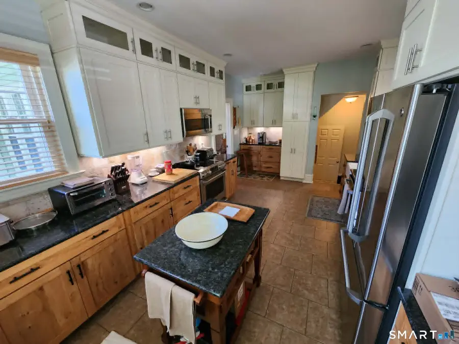 425 Pomeroy Avenue, Meriden, CT 06450 - #3