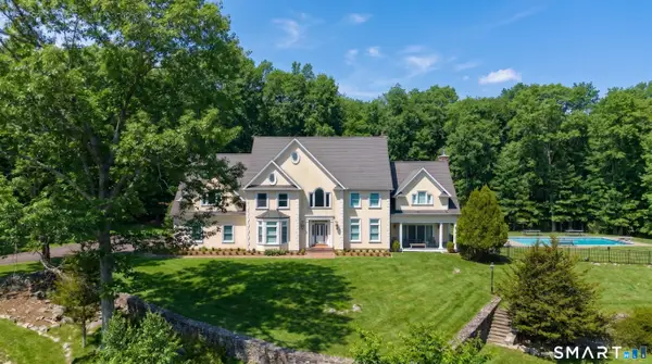48 Coach Light Drive, Woodbury, CT 06798