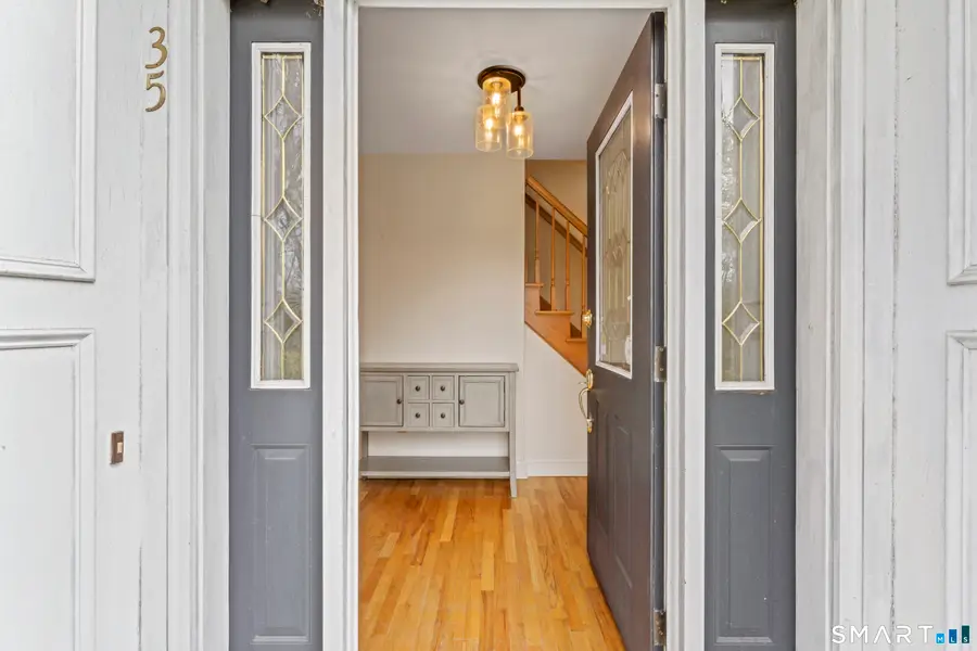 35 Aarons Court, Ridgefield, CT 06877 - #3