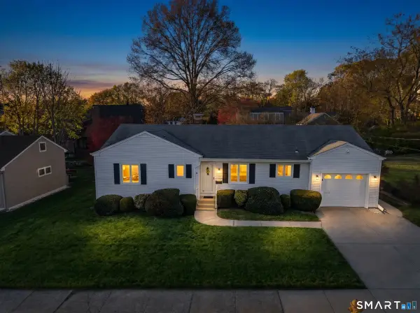 42 Aitchison Drive, New London, CT 06320