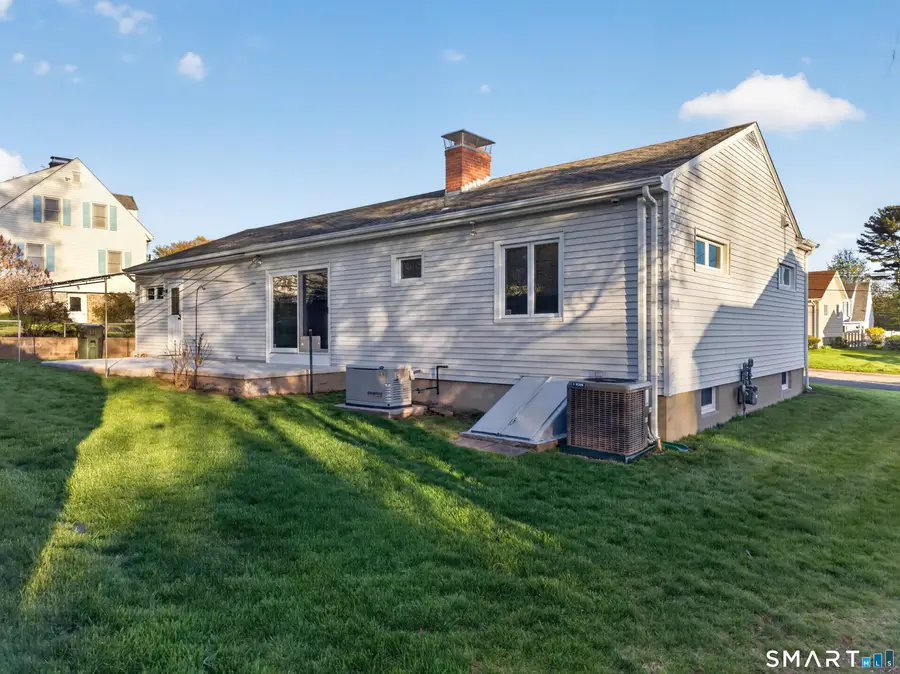 42 Aitchison Drive, New London, CT 06320 - #3