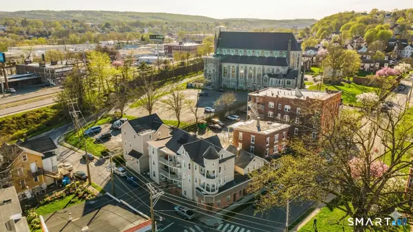 985 Bank Street, Waterbury, CT 06708