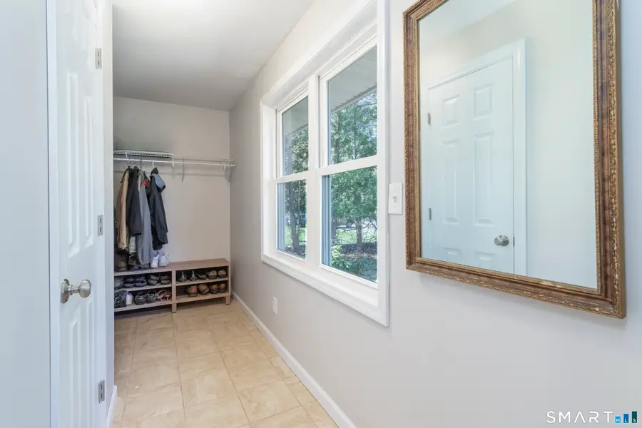 8 Crestview Terrace, Wallingford, CT 06492 - #3