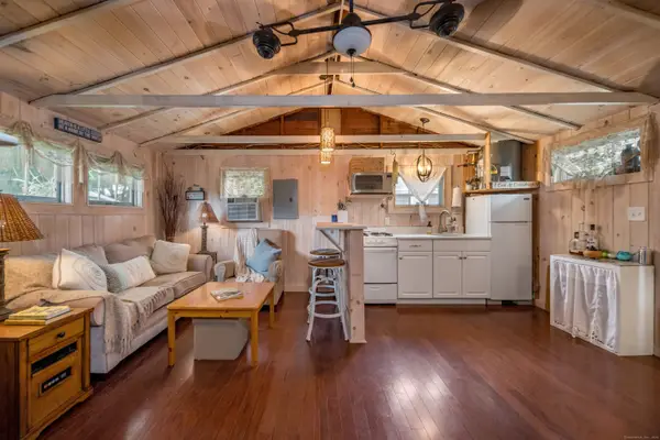 92 Fourth Avenue, Madison, CT 06443