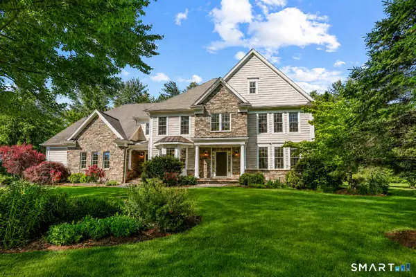 45 Hampton Court, Glastonbury, CT 06073