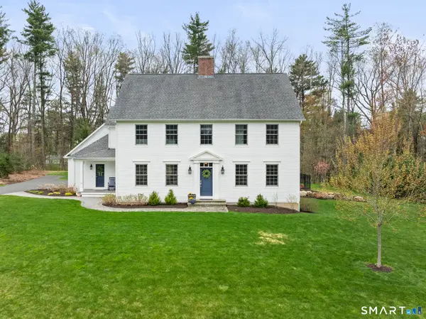 2 Murphys Turn, Simsbury, CT 06070