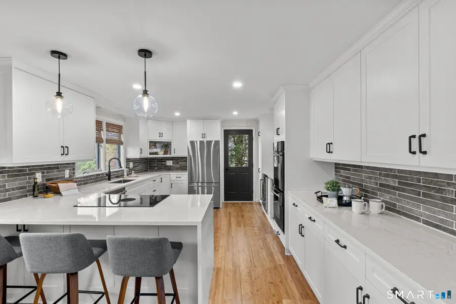 11 Ranger Lane, West Hartford, CT 06117 - #3