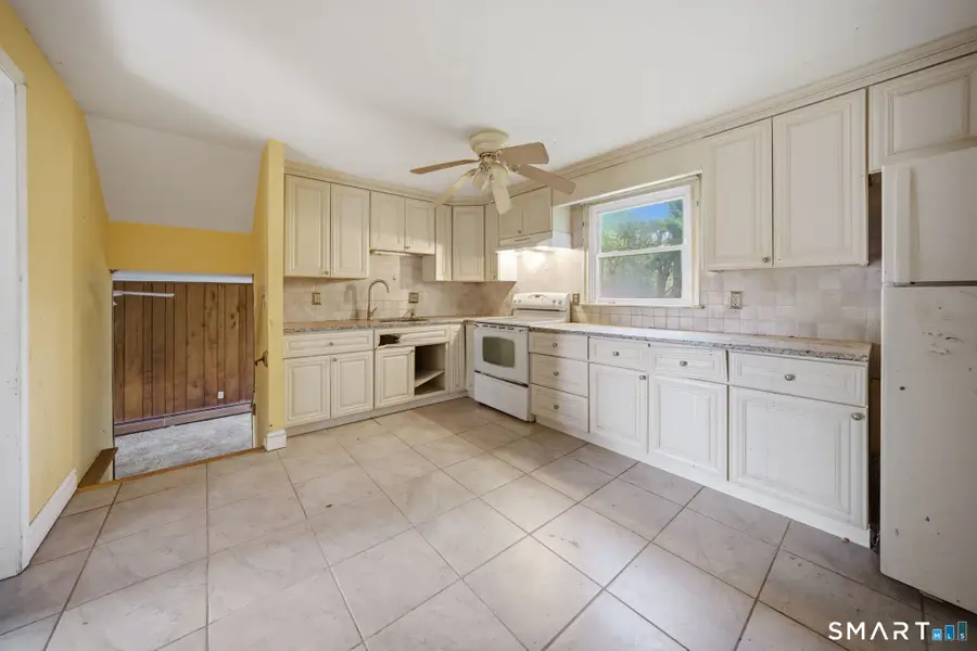 218 Woodland Avenue, Bloomfield, CT 06002 - #3