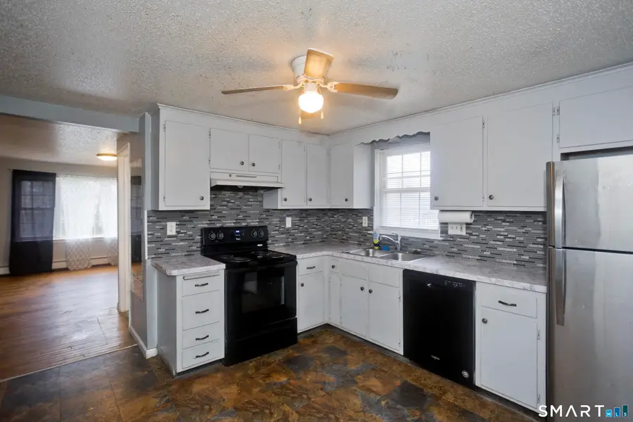 21 Lownds Drive, Windsor Locks, CT 06096 - #3