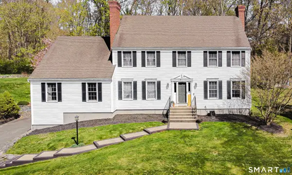 33 Country Club Woods Circle, Waterbury, CT 06708