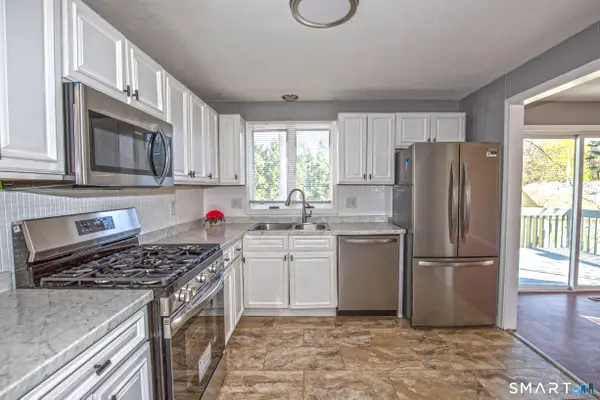 90 Teakwood Road, Springfield, MA 01128